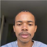 Prof d’anglais natif qui propose des cours particuliers pour aider les élèves collégiens et lycéens.